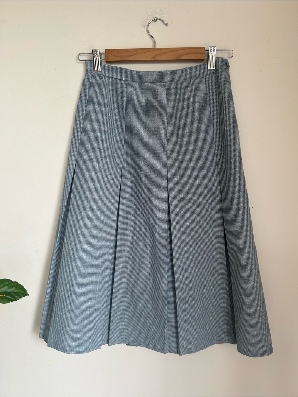 Classic Pleated Women's Skirt in Light Gray